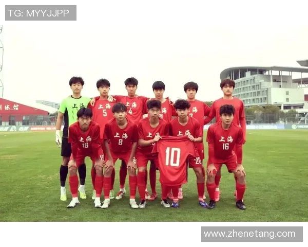 上海足球队在邀请赛中以96分稳居积分榜首位,展现强劲实力 上海足球队在邀请赛中以96分稳居积分榜首位,展现强劲实力