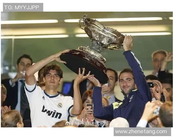 卡卡在球场上的搞笑瞬间让人捧腹大笑的趣事回顾