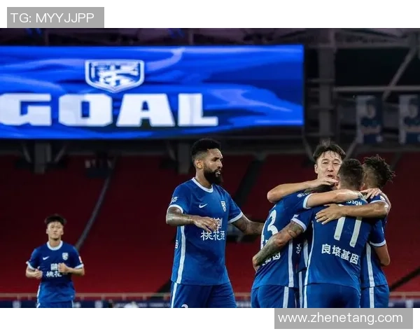 武汉足球队逆袭之路揭秘：从低谷到巅峰的精彩旅程与奋斗故事