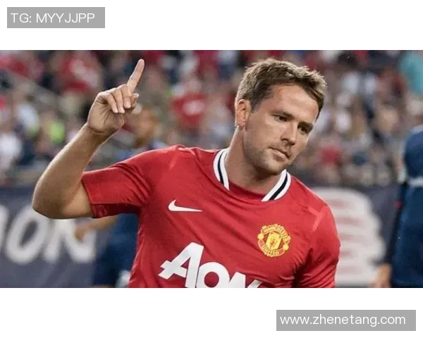 足球明星与女星亲密合影瞬间展现魅力与风采的完美结合