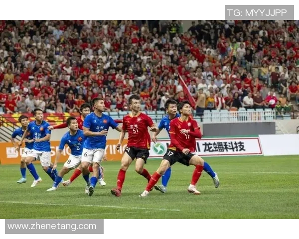 足球明星化身路人惊喜现身街头引发粉丝狂欢视频曝光 足球明星化身路人惊喜现身街头引发粉丝狂欢视频曝光