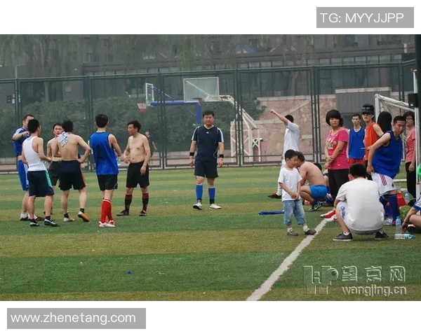 足球明星聚会精彩瞬间大集合让你一睹球场外的友谊与欢乐 足球明星聚会精彩瞬间大集合让你一睹球场外的友谊与欢乐